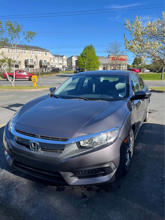 2018 Honda Civic 10th Gen - Image 5 of 10