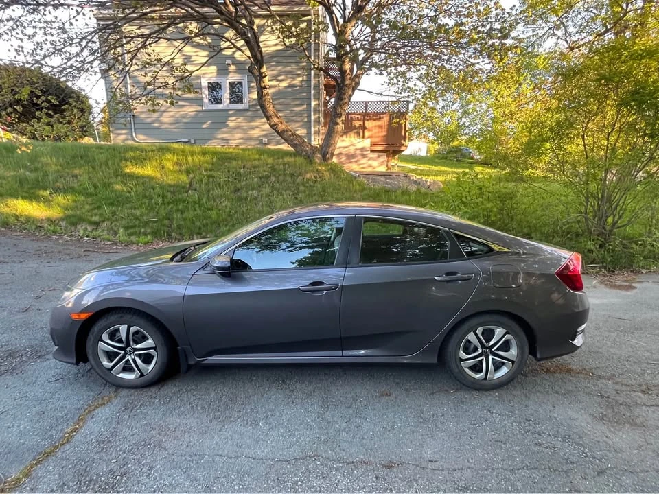 2018 Honda Civic 10th Gen - Image 3 of 10