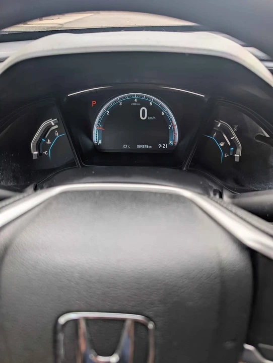 2018 Honda Civic 10th Gen - Image 10 of 13