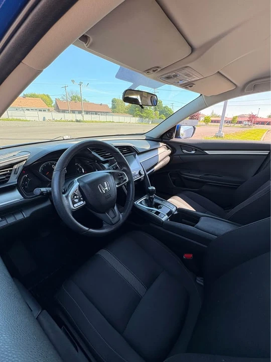 2018 Honda Civic 10th Gen - Image 5 of 12