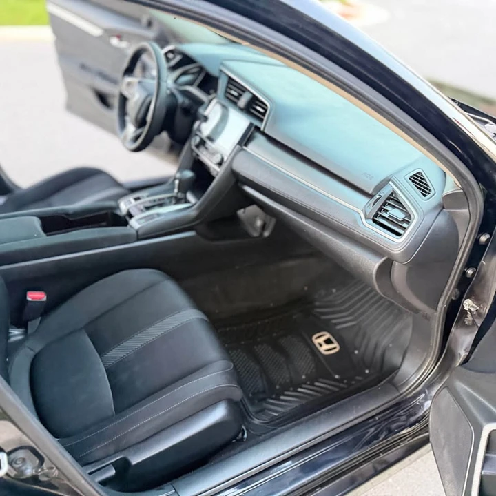 2018 Honda Civic 10th Gen - Image 8 of 13