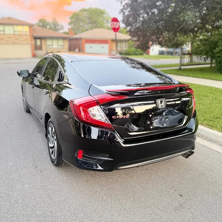 2018 Honda Civic 10th Gen - Image 5 of 13