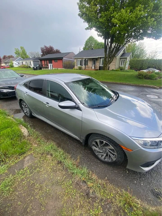 2018 Honda Civic 10th Gen - Image 5 of 6