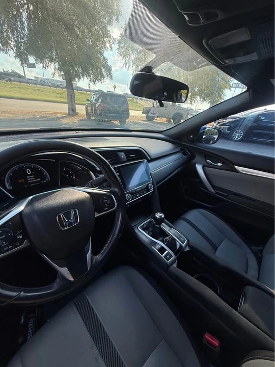 2018 Honda Civic 10th Gen - Image 7 of 10
