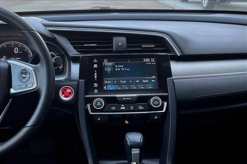2018 Honda Civic 10th Gen - Image 6 of 14