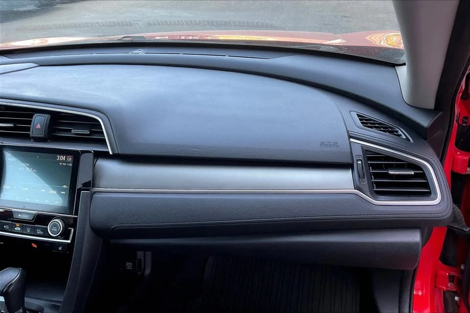2018 Honda Civic 10th Gen - Image 9 of 14