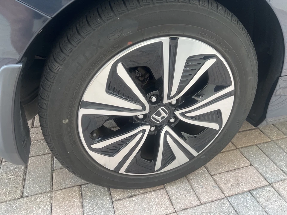 2018 Honda Civic 10th Gen - Image 9 of 21