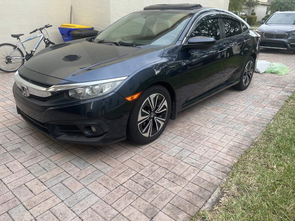 2018 Honda Civic 10th Gen - Image 11 of 21