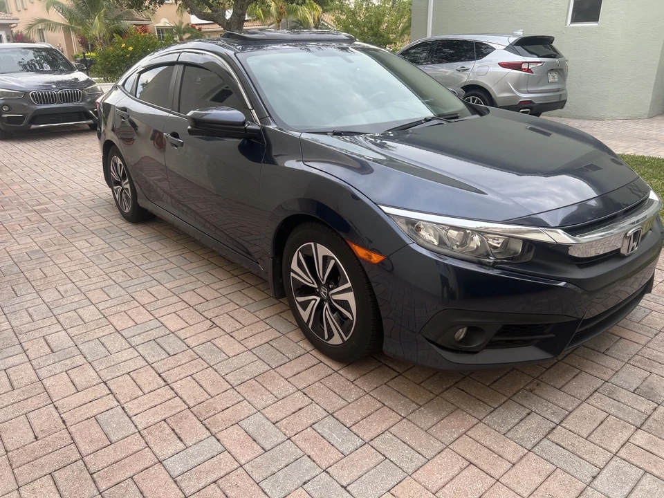 2018 Honda Civic 10th Gen - Image 14 of 21