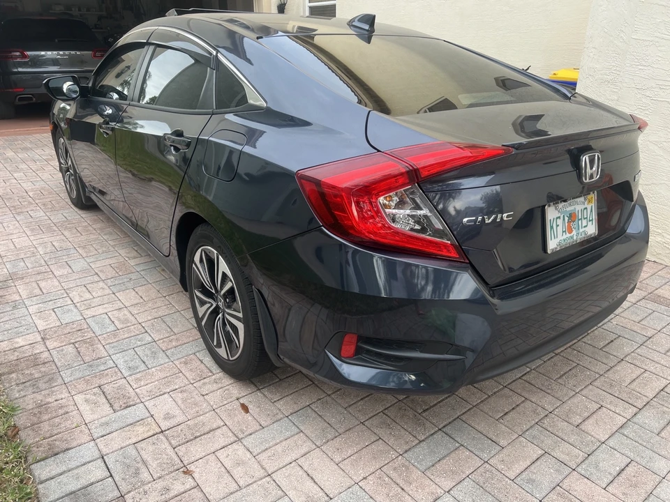 2018 Honda Civic 10th Gen - Image 12 of 21