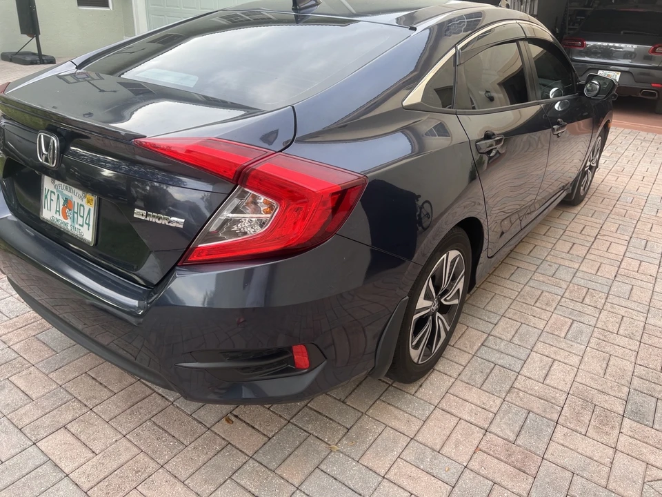 2018 Honda Civic 10th Gen - Image 13 of 21