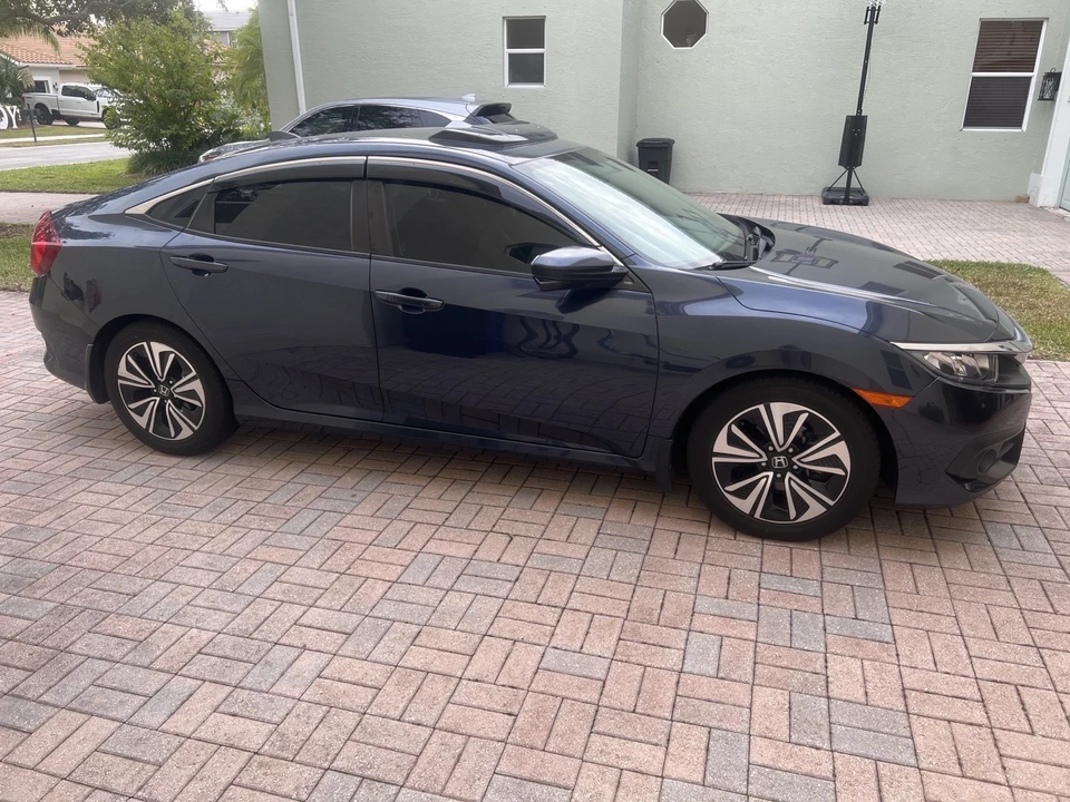 2018 Honda Civic 10th Gen - Image 4 of 21