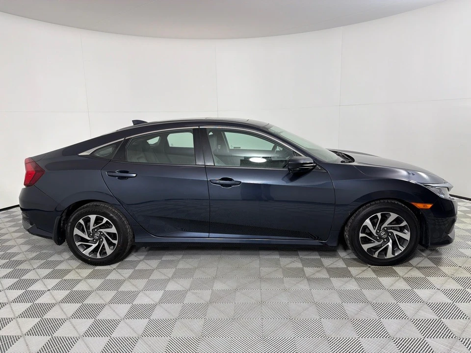 2018 Honda Civic 10th Gen - Image 4 of 12