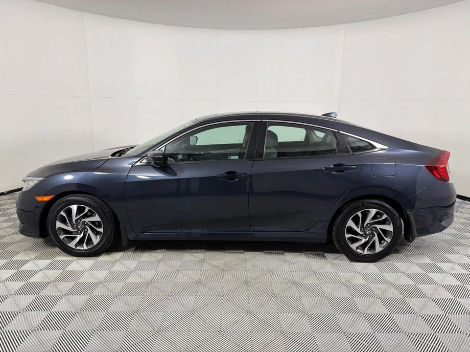 2018 Honda Civic 10th Gen - Image 8 of 12