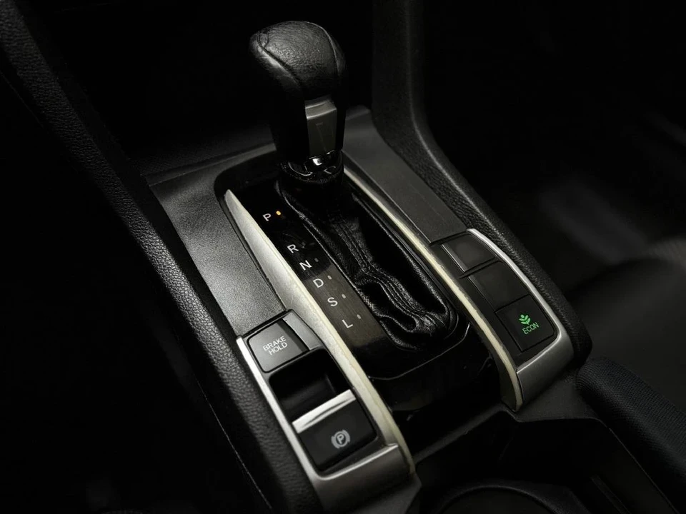 2018 Honda Civic 10th Gen - Image 13 of 17