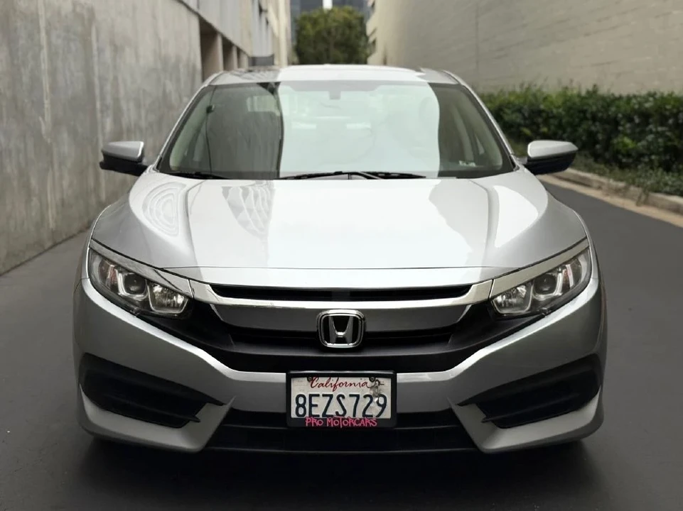 2018 Honda Civic 10th Gen - Image 3 of 17