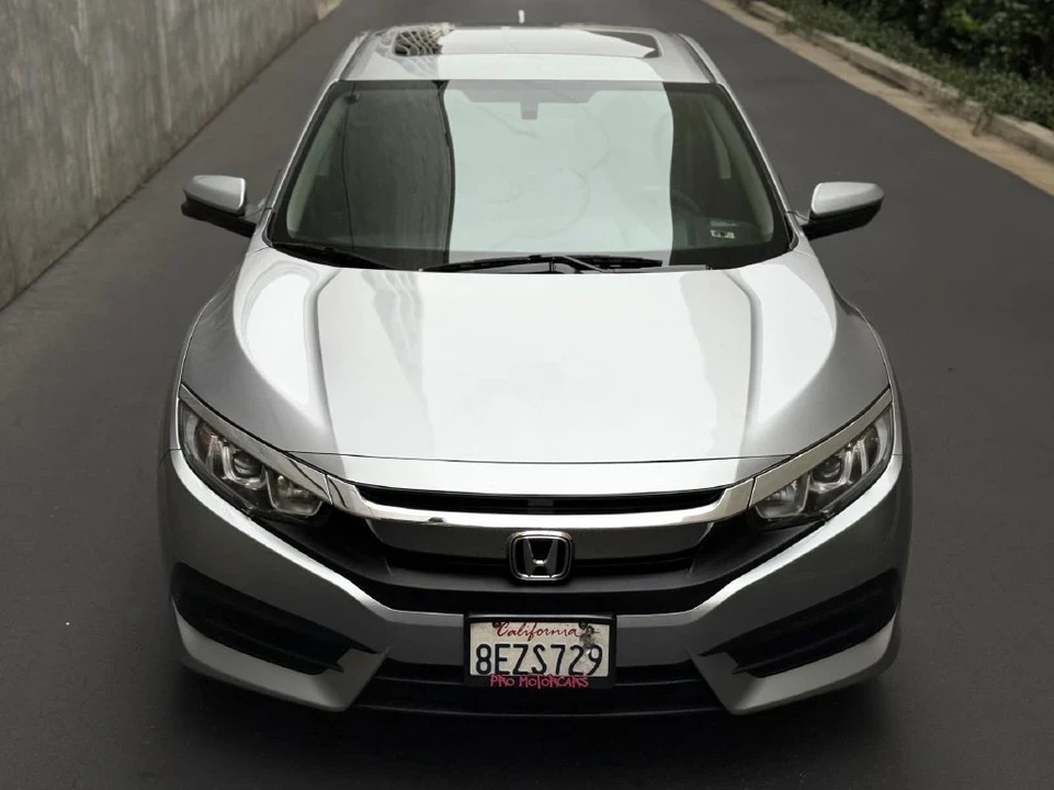 2018 Honda Civic 10th Gen - Image 4 of 17