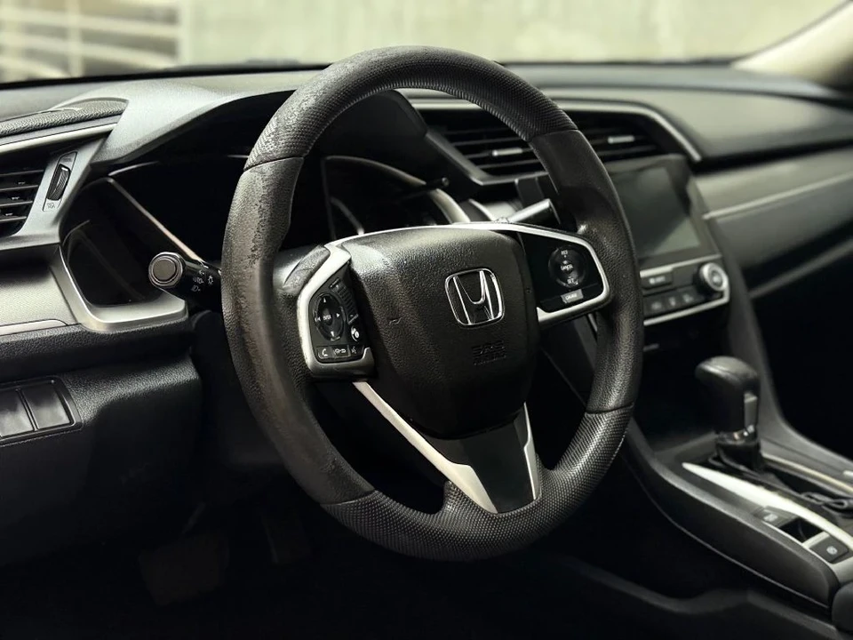 2018 Honda Civic 10th Gen - Image 9 of 17