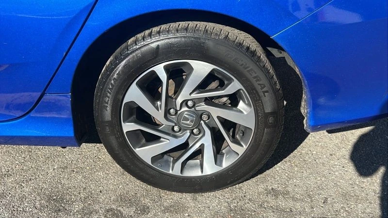 2018 Honda Civic 10th Gen - Image 10 of 12