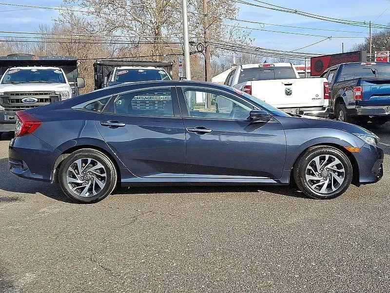 2018 Honda Civic 10th Gen - Image 8 of 12