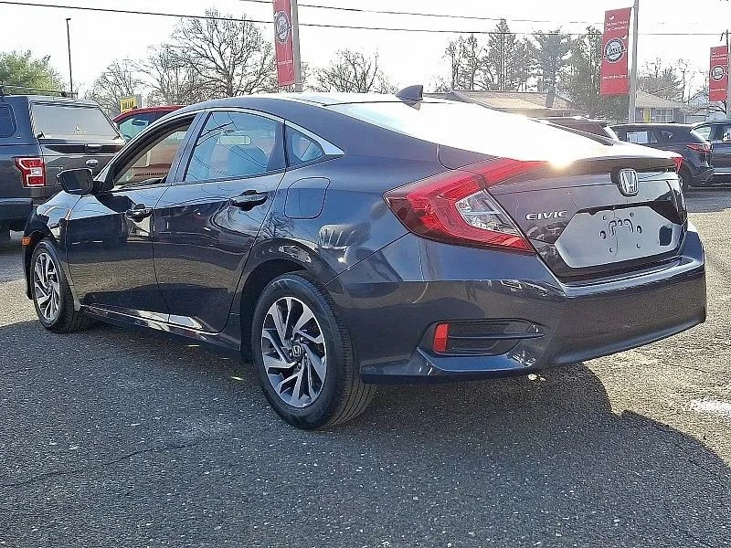 2018 Honda Civic 10th Gen - Image 5 of 12