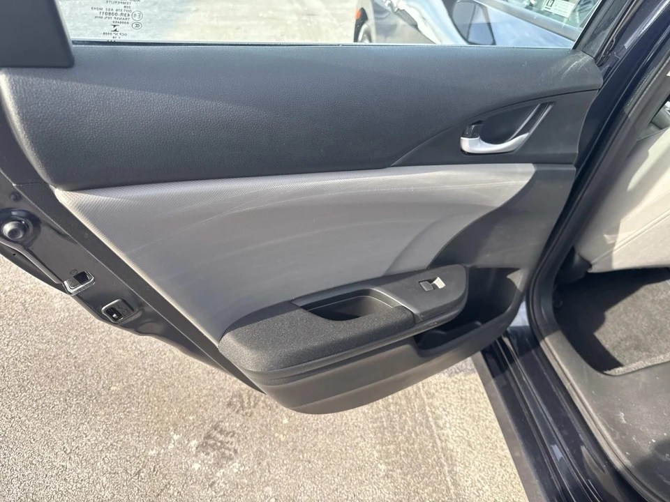 2018 Honda Civic 10th Gen - Image 16 of 21