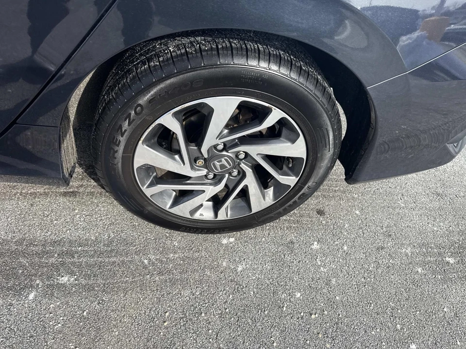 2018 Honda Civic 10th Gen - Image 12 of 21