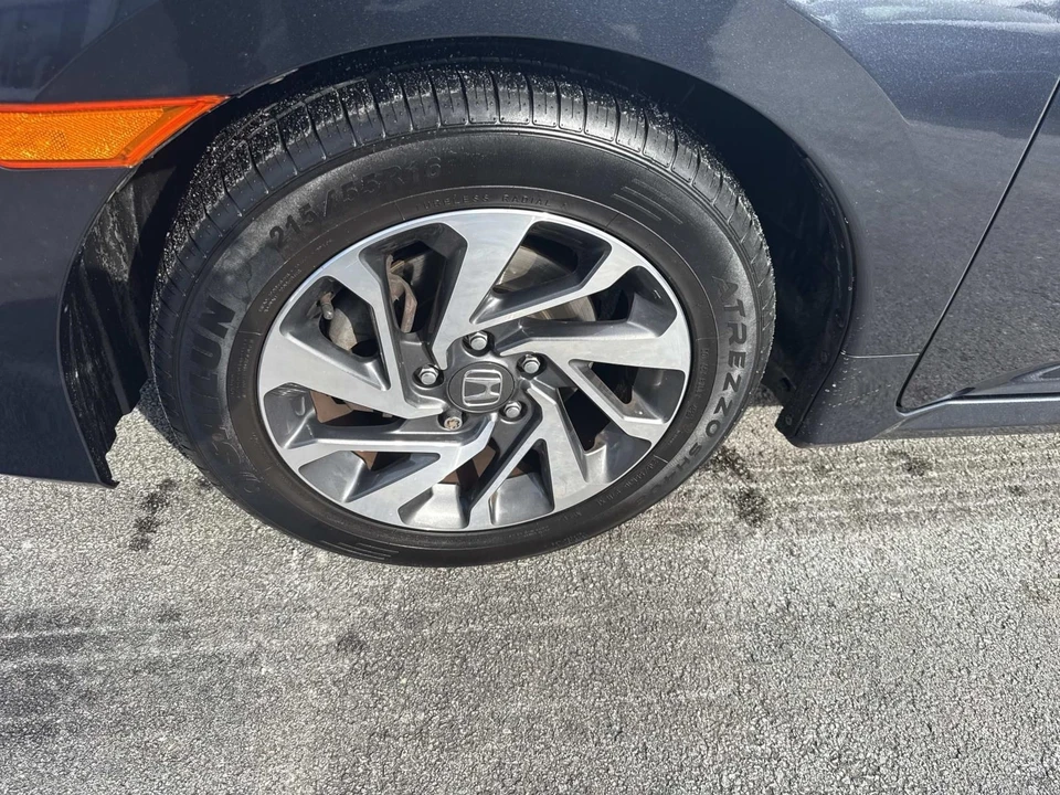 2018 Honda Civic 10th Gen - Image 11 of 21