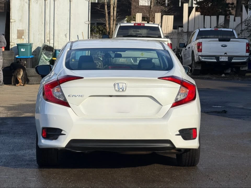 2018 Honda Civic 10th Gen - Image 6 of 17