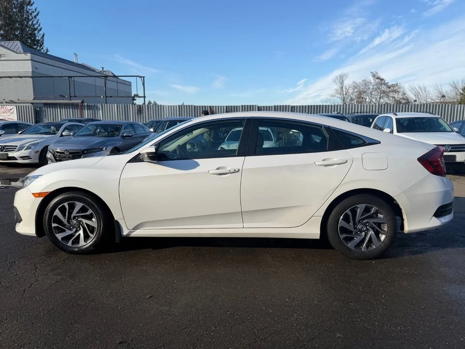 2018 Honda Civic 10th Gen - Image 8 of 17