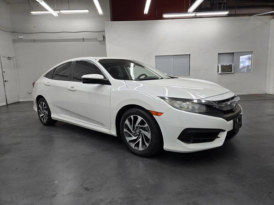 2018 Honda Civic 10th Gen - Image 3 of 12