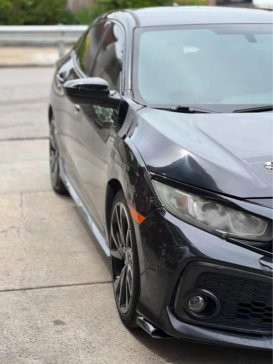 2018 Honda Civic 10th Gen - Image 2 of 9