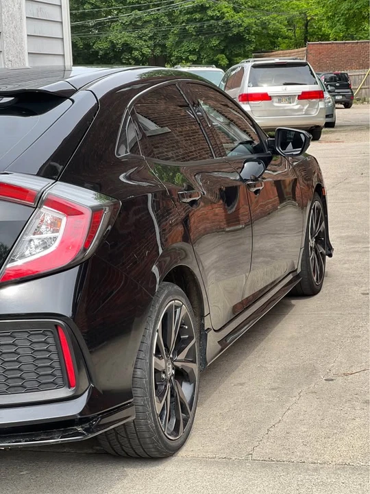 2018 Honda Civic 10th Gen - Image 6 of 9