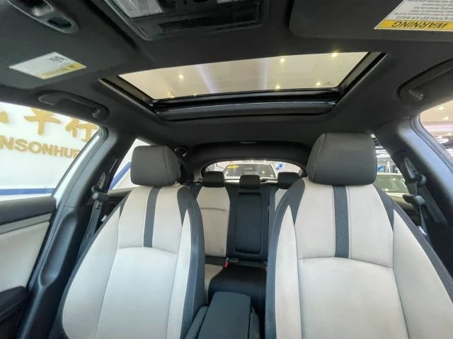 2018 Honda Civic 10th Gen - Image 16 of 31