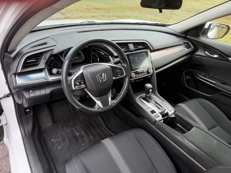 2018 Honda Civic 10th Gen - Image 8 of 13