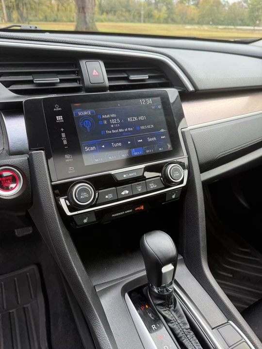 2018 Honda Civic 10th Gen - Image 12 of 13