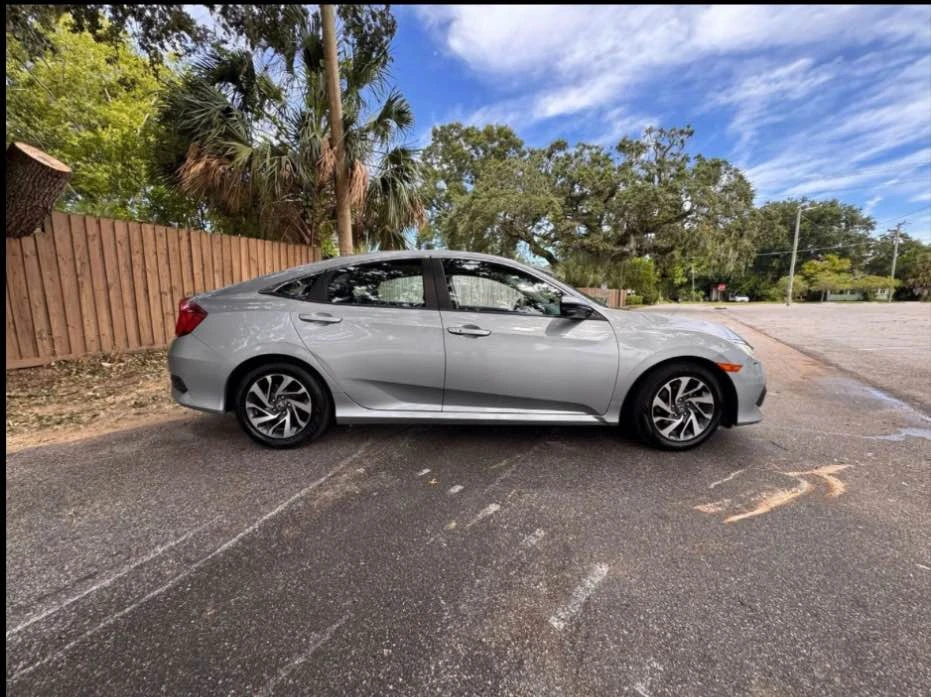 2018 Honda Civic 10th Gen - Image 3 of 7