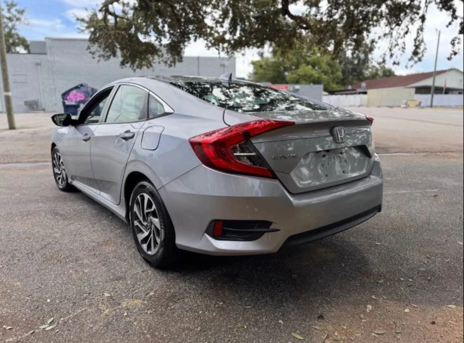 2018 Honda Civic 10th Gen - Image 2 of 7