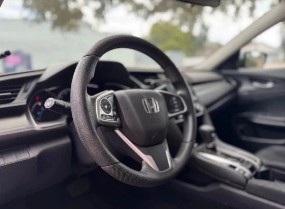 2018 Honda Civic 10th Gen - Image 5 of 7