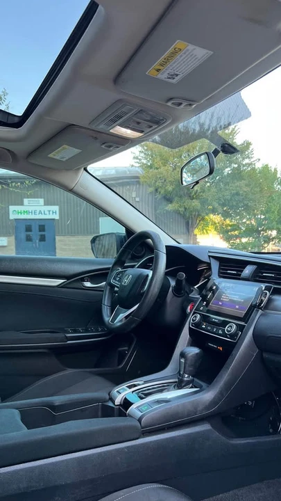 2018 Honda Civic 10th Gen - Image 15 of 20