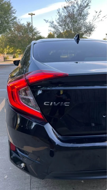 2018 Honda Civic 10th Gen - Image 14 of 20