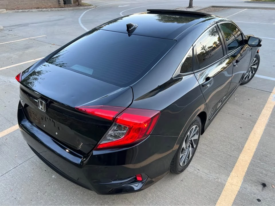 2018 Honda Civic 10th Gen - Image 8 of 20