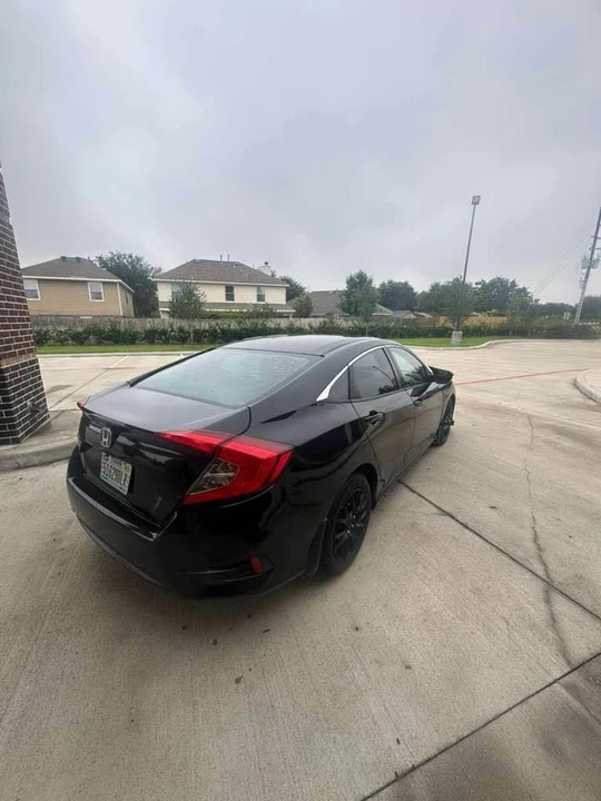 2018 Honda Civic 10th Gen - Image 5 of 16