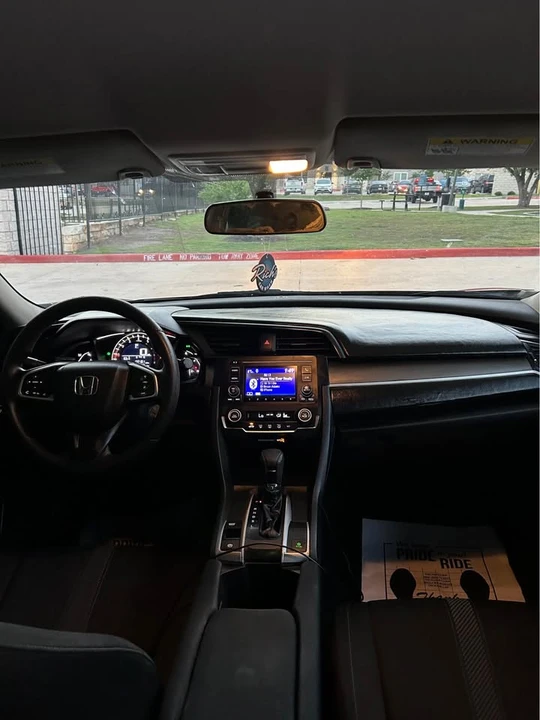 2018 Honda Civic 10th Gen - Image 11 of 16