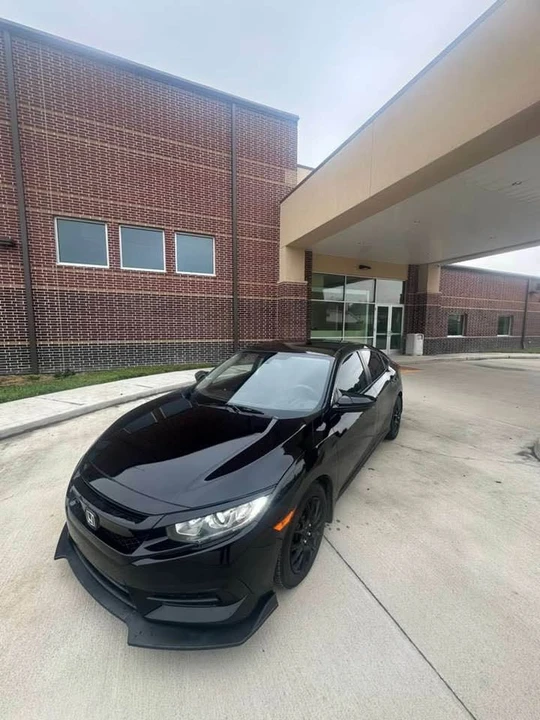 2018 Honda Civic 10th Gen - Image 9 of 16