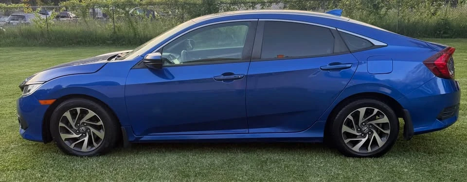 2018 Honda Civic 10th Gen - Image 3 of 11