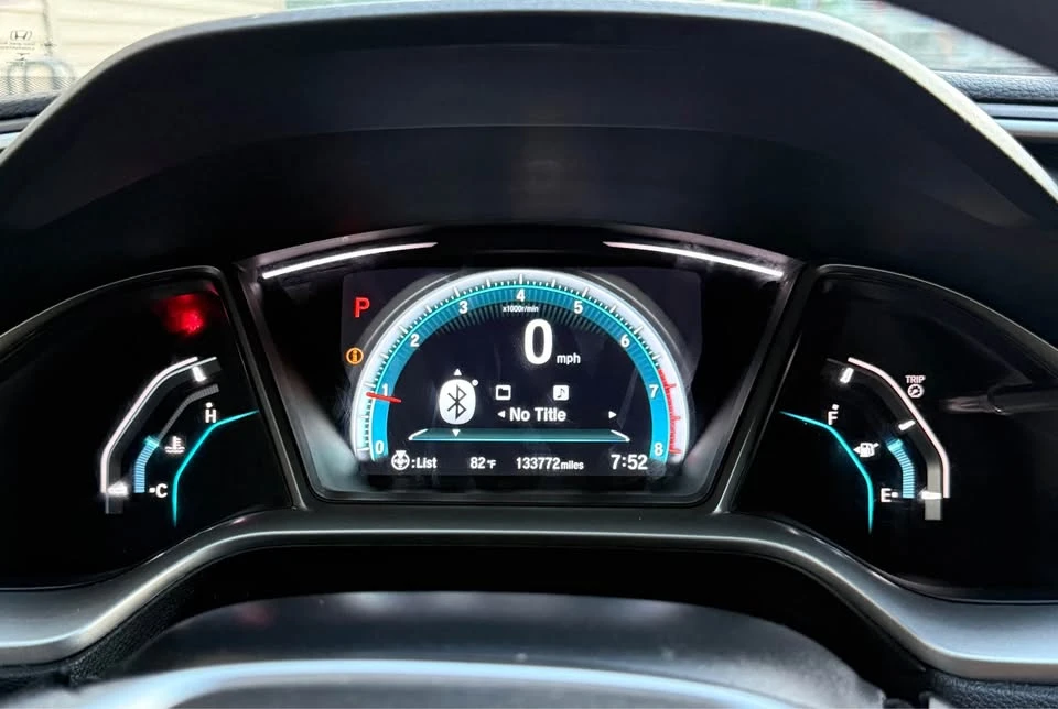 2018 Honda Civic 10th Gen - Image 6 of 11