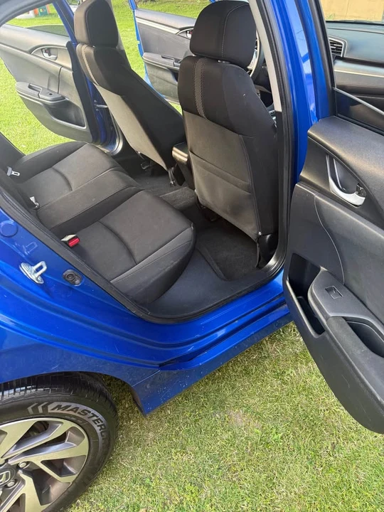 2018 Honda Civic 10th Gen - Image 10 of 11