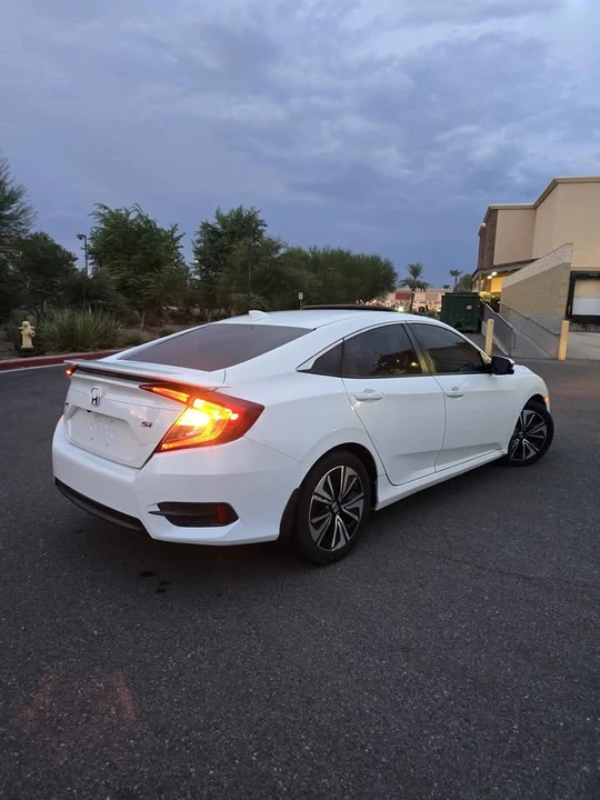 2018 Honda Civic 10th Gen - Image 6 of 14