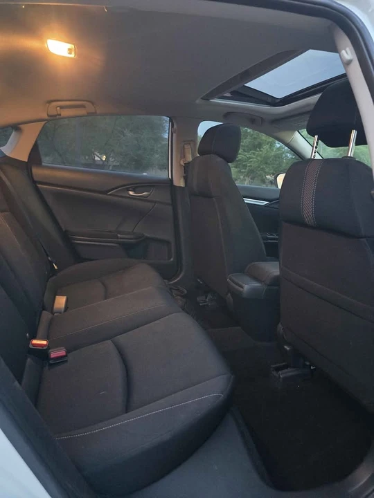 2018 Honda Civic 10th Gen - Image 9 of 14